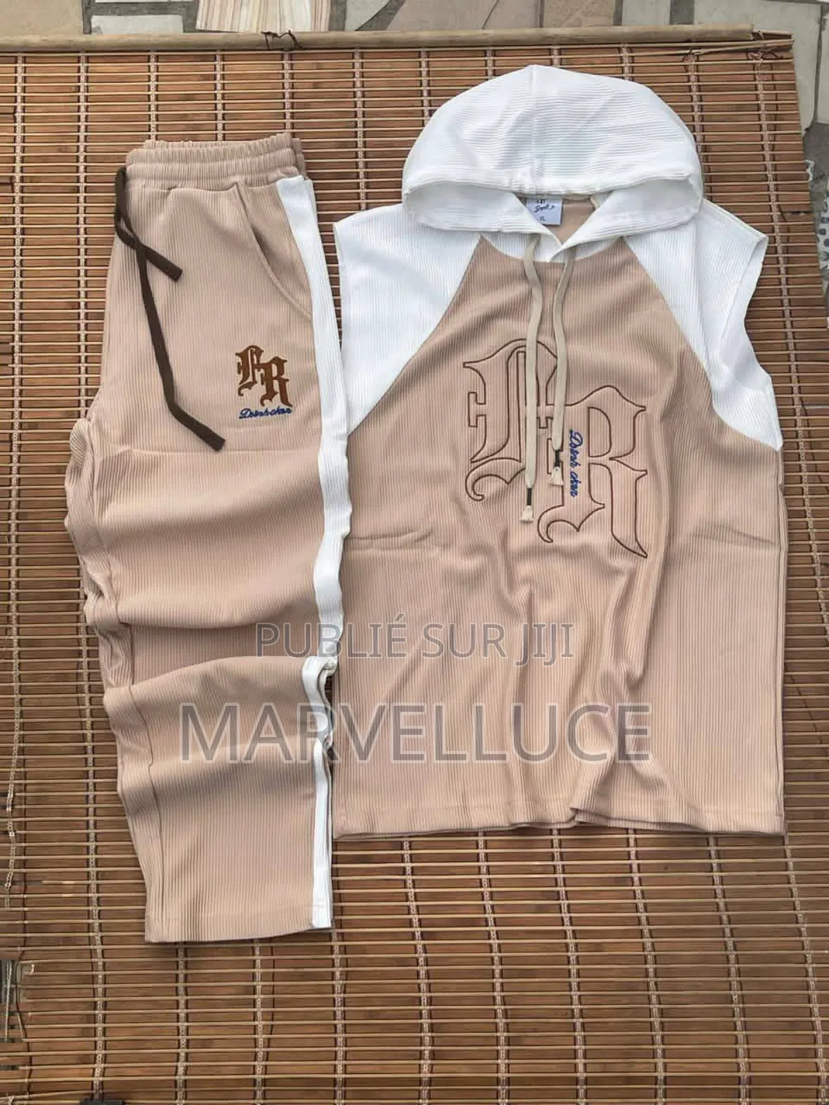 Complet Ensemble Et Chesure