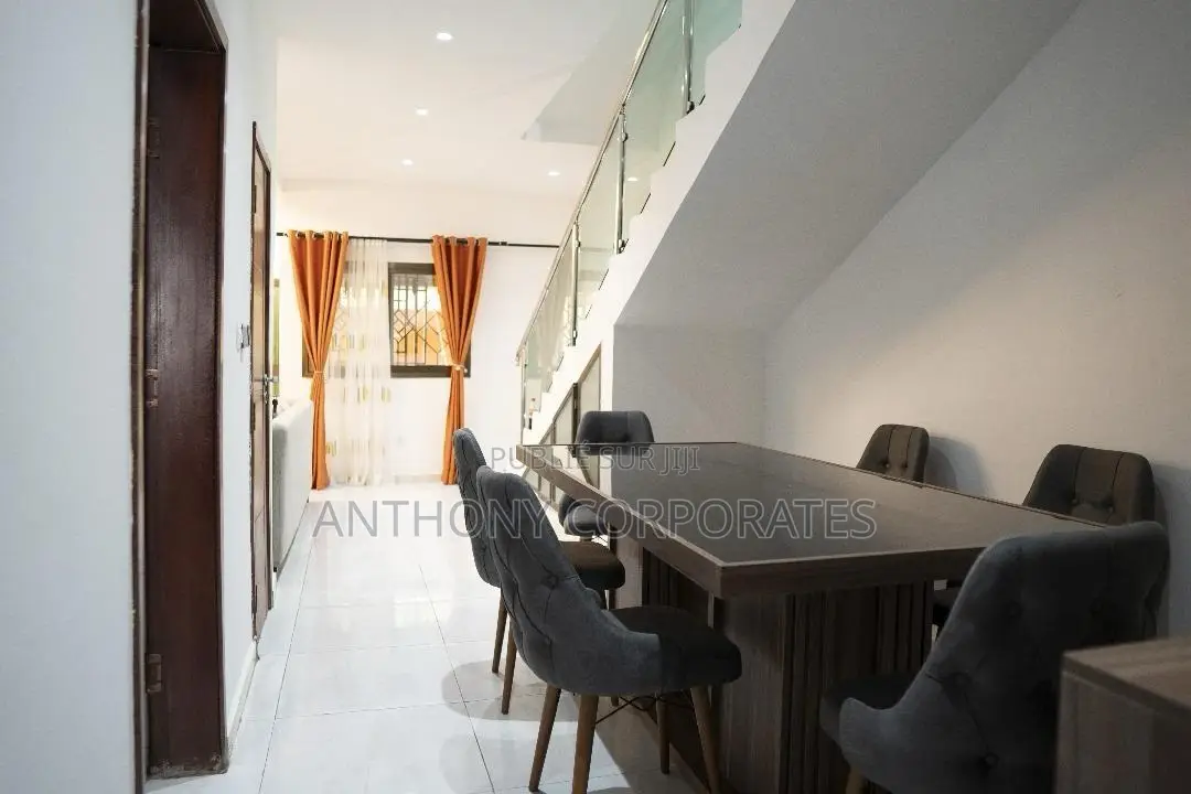 Une Superbe Villa Duplex 5 À Cocody Abatta