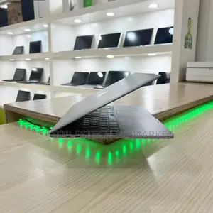 New Pomme MacBook Pro 2022 M2 8GB Apple M2 SSD 256GB