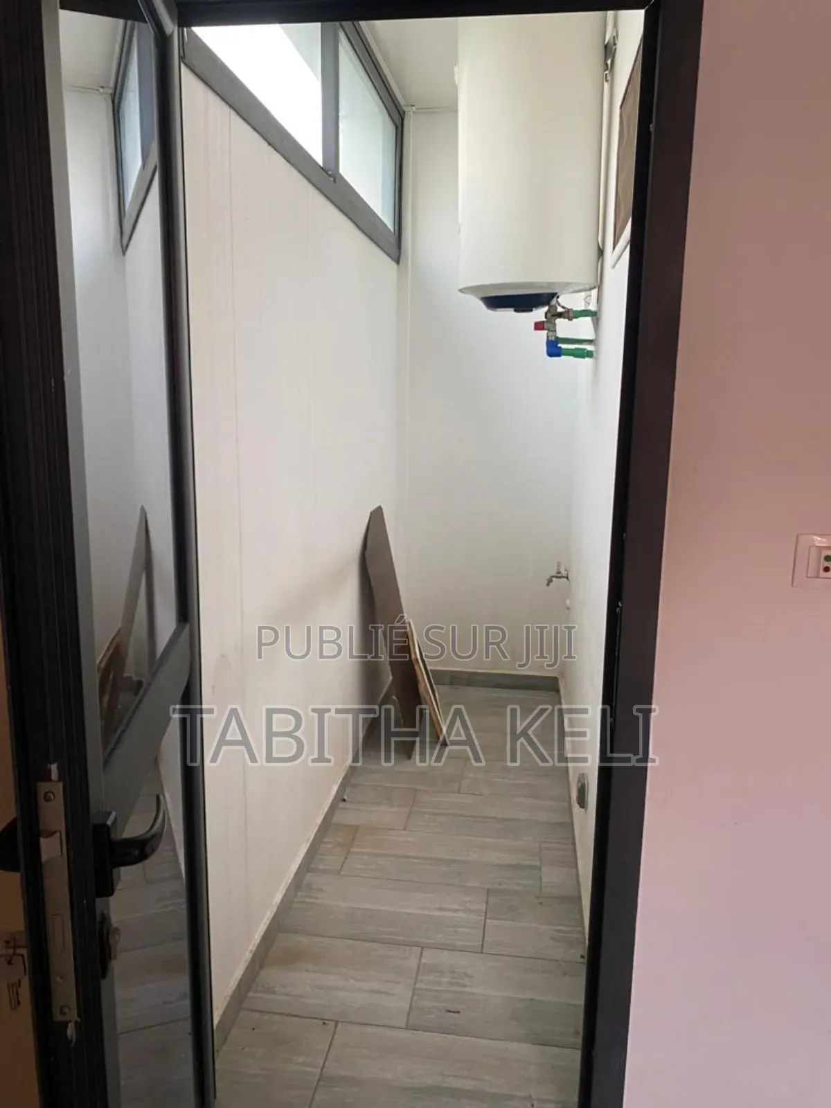 2chbre Appartement dans G.F.J Immobilier, Cocody à Louer