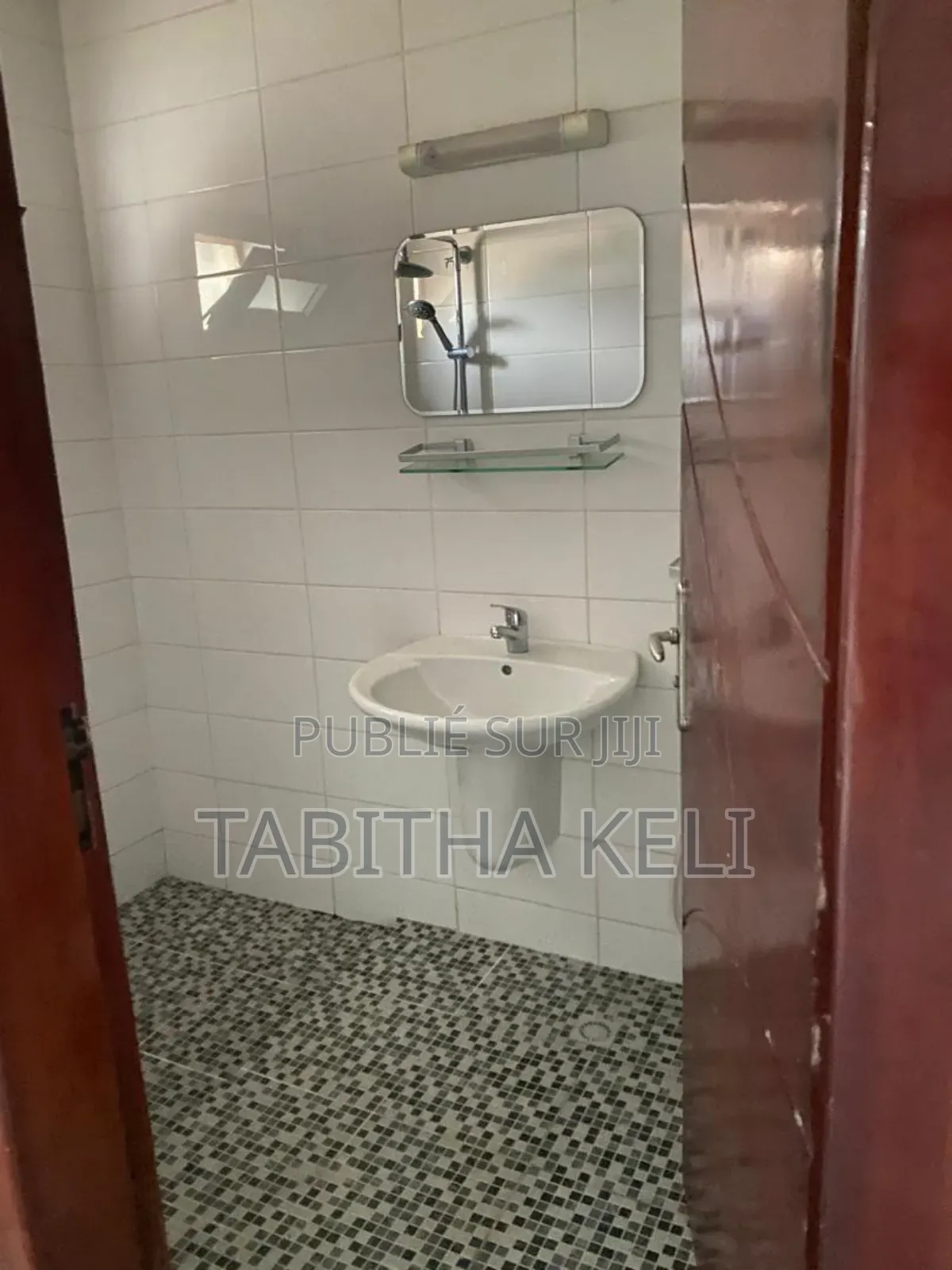 2chbre Appartement dans G.F.J Immobilier, Cocody à Louer