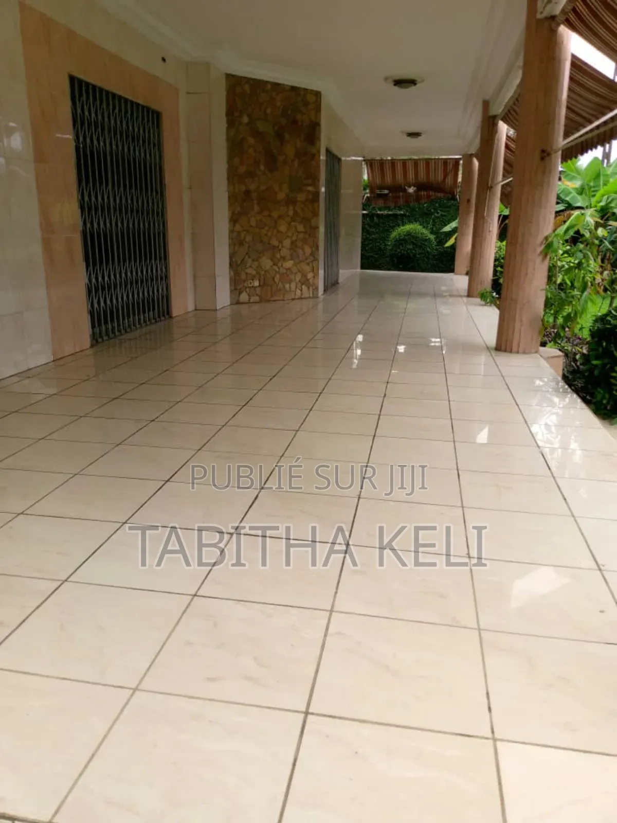 4chbre Duplex dans G.F.J Immobilier, Cocody à Louer