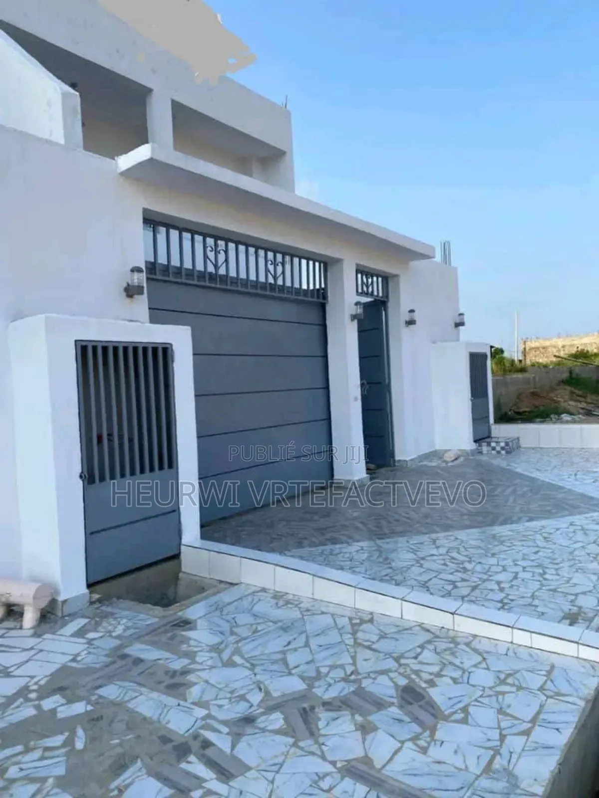 4chbre Duplex dans Angré 10E Tranche, Cocody à Vendre