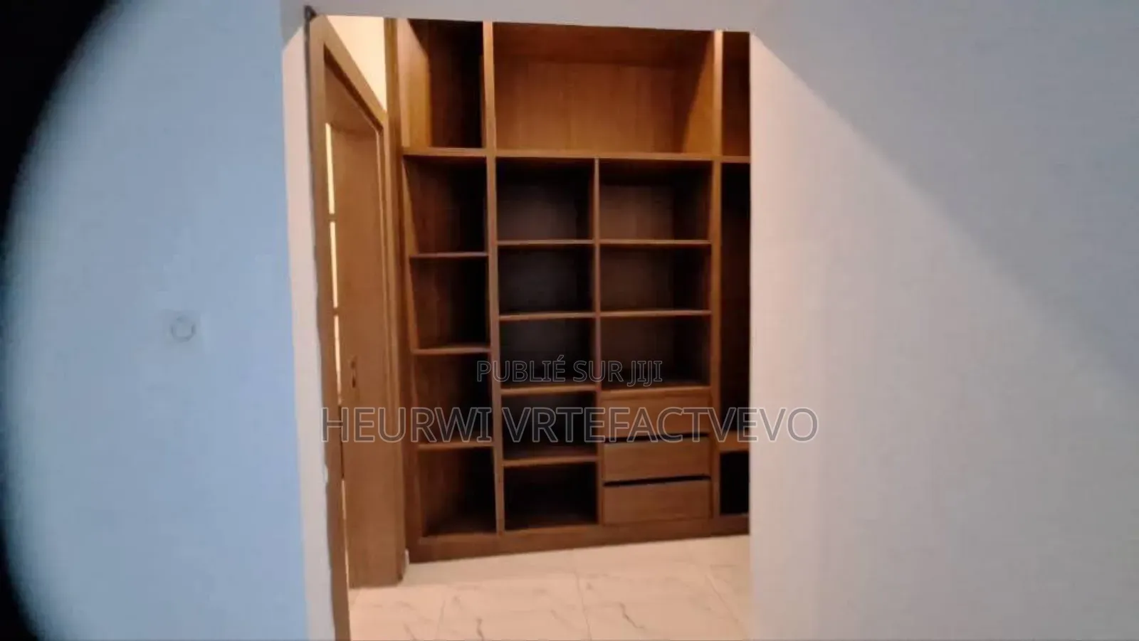 8chbre Duplex dans Angré Nouveau Chu, Cocody à Vendre