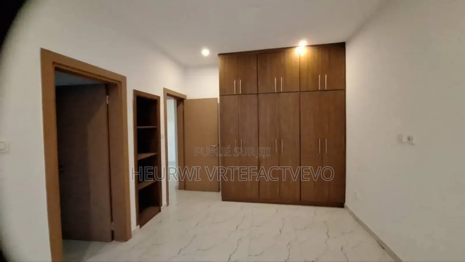 8chbre Duplex dans Angré Nouveau Chu, Cocody à Vendre