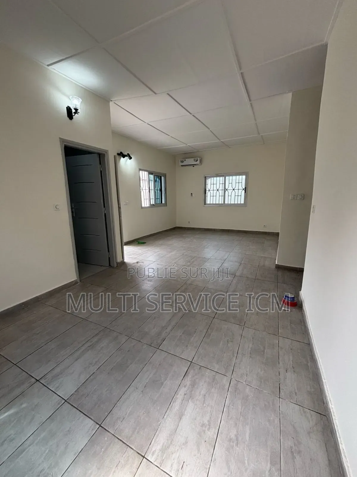 5chbre Villa dans Ismaël Coulibaly, Cocody à Vendre