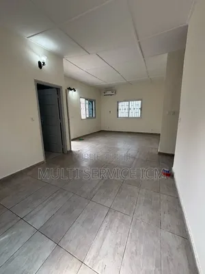 5chbre Villa dans Ismaël Coulibaly, Cocody à Vendre