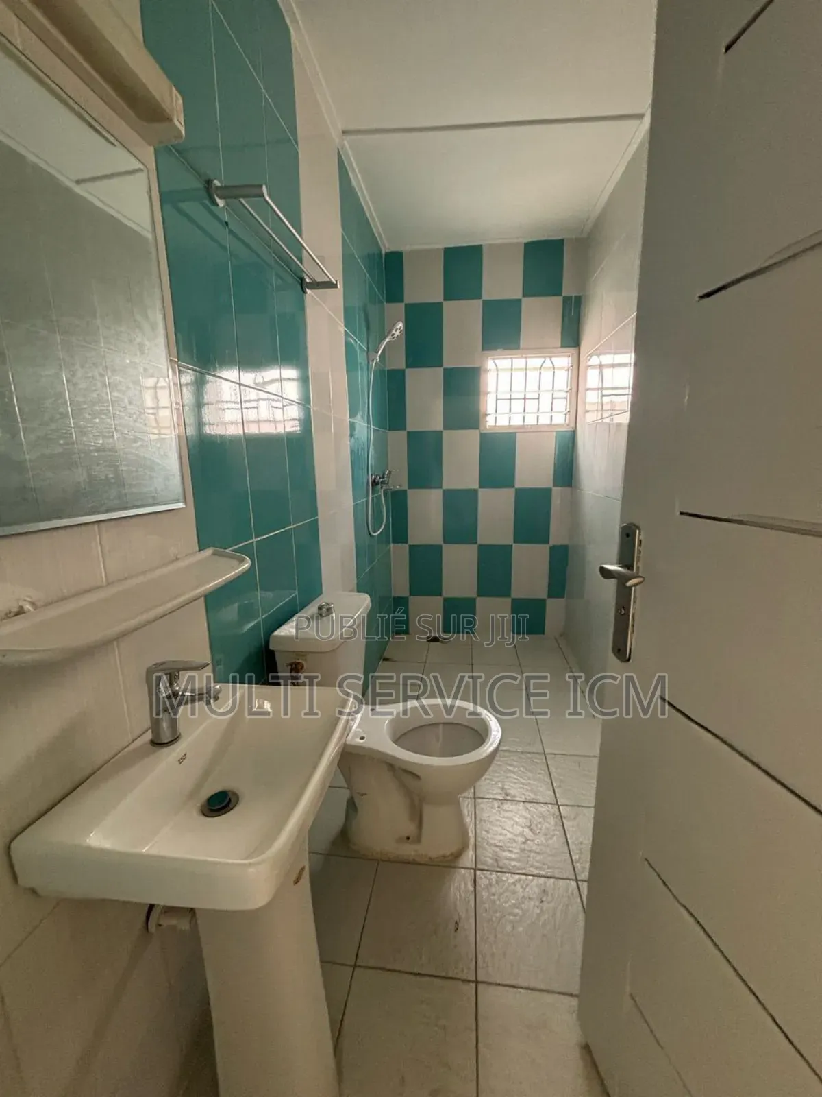 5chbre Villa dans Ismaël Coulibaly, Cocody à Vendre