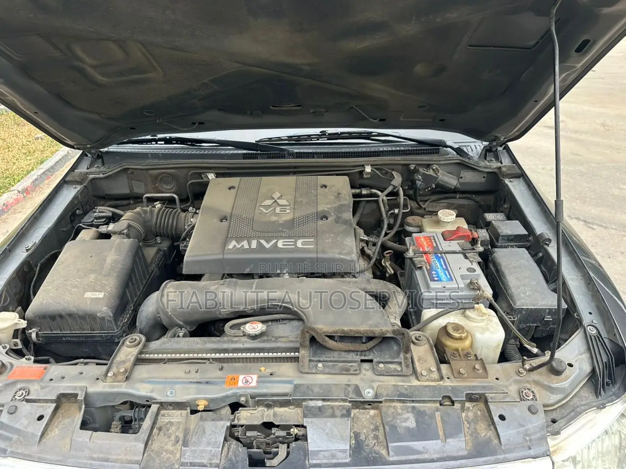 Mitsubishi Pajero 2023 Gris