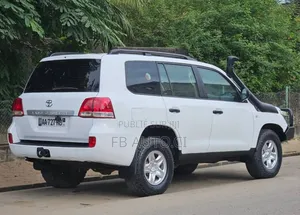 Photo - Toyota Land Cruiser Prado 2011 Blanc