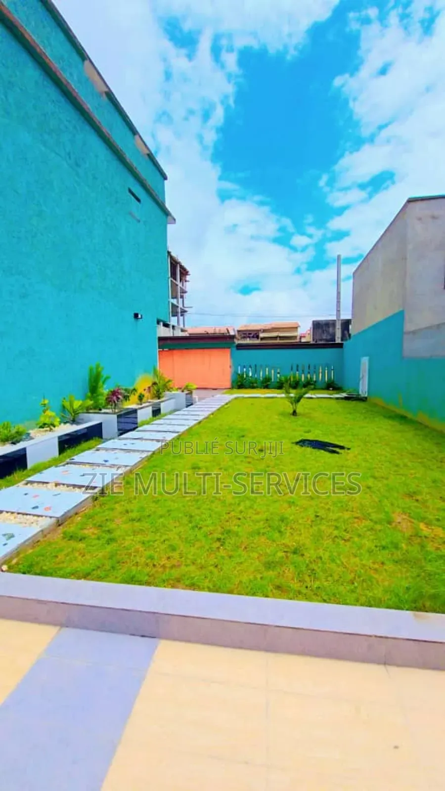 7chbre Duplex dans Zié Multi-Service, Cocody à Vendre