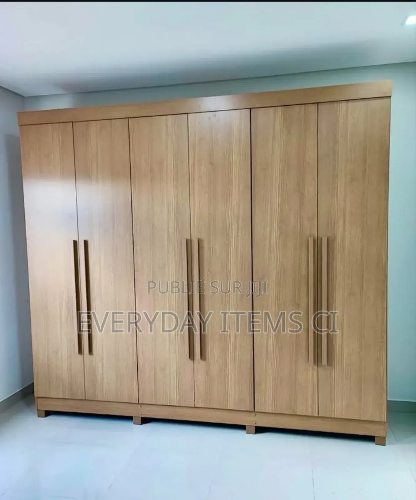 Placard Neuf Excellente Qualité  