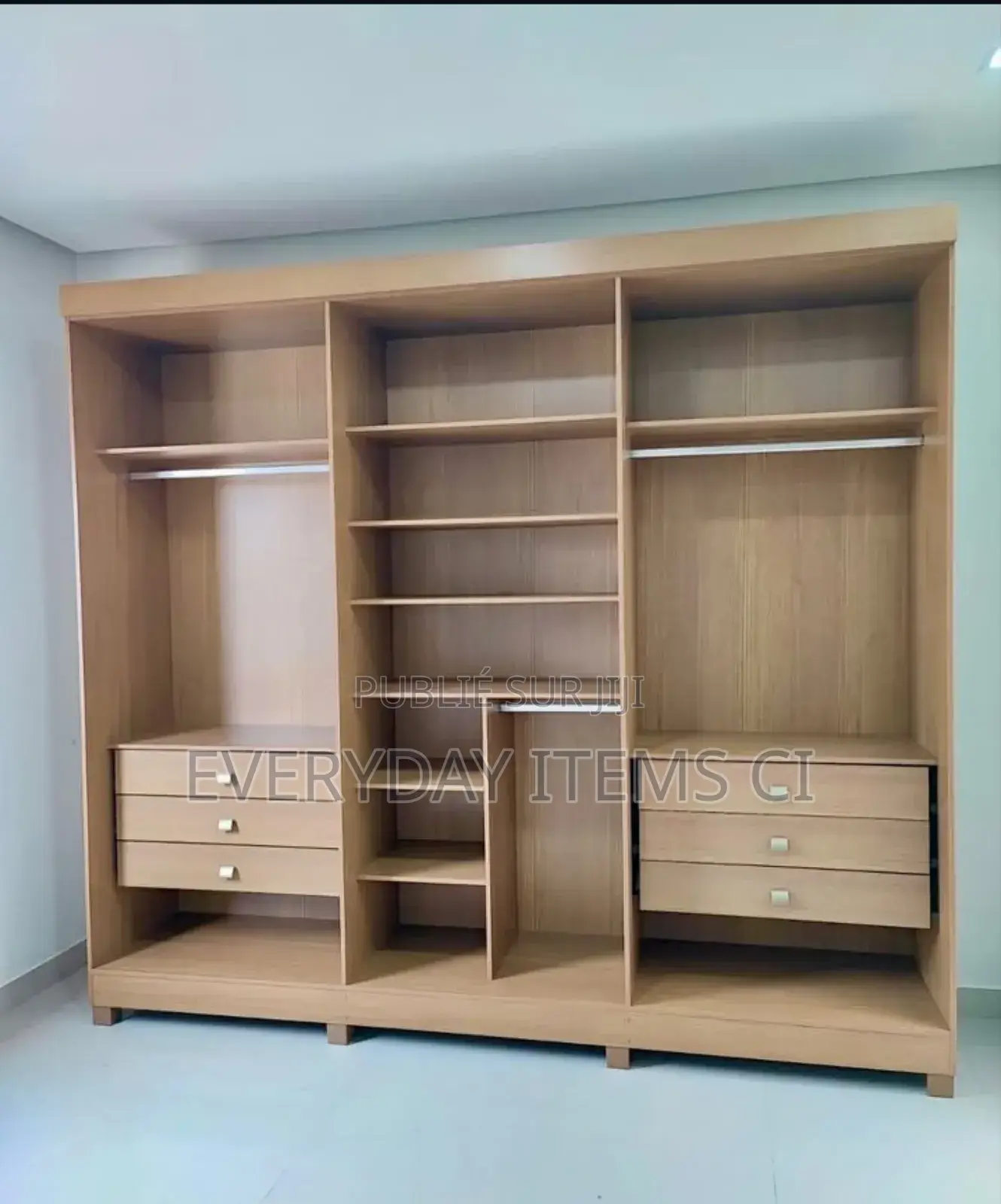 Placard Neuf Excellente Qualité  