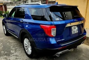 Ford Explorer 2020 Bleu