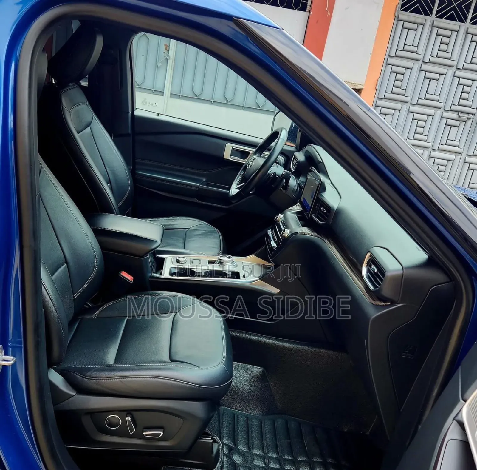 Ford Explorer 2020 Bleu