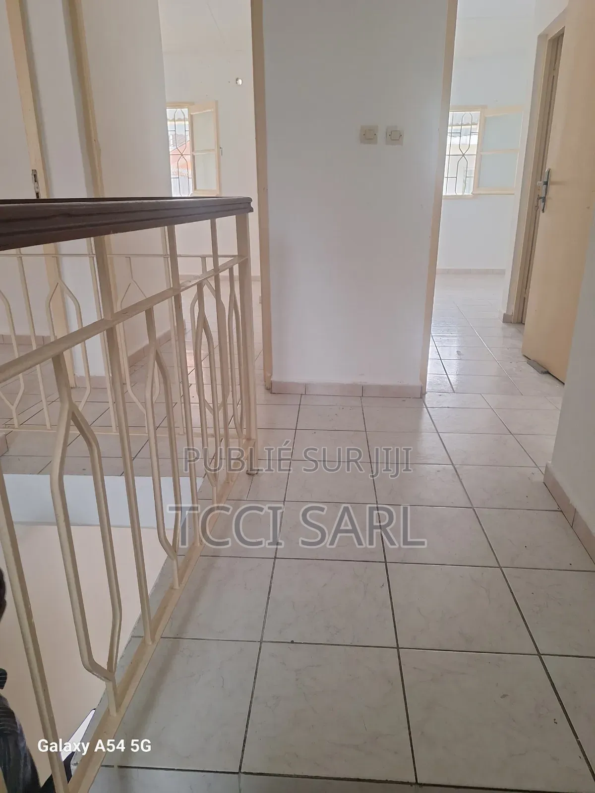 5chbre Duplex dans Tcci- Sarl, Cocody à Louer