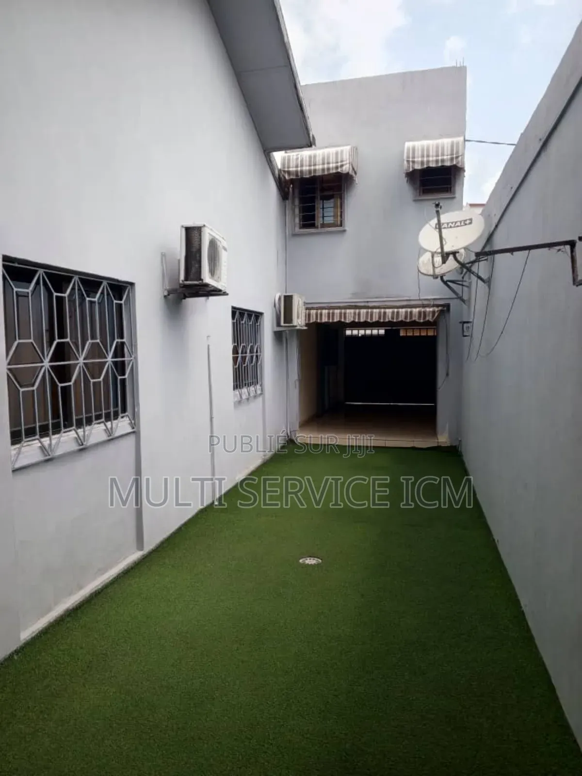 8chbre Duplex dans Ismaël Coulibaly, Cocody à Vendre