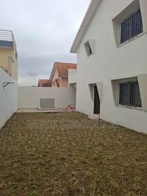 5chbre Duplex dans Ismaël Coulibaly, Cocody à Vendre