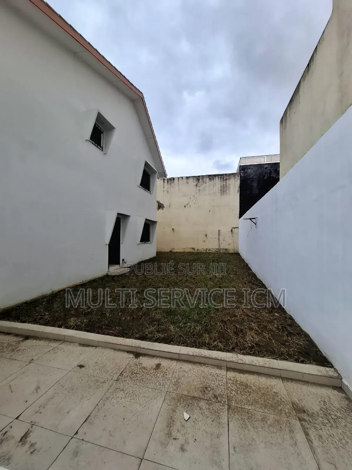 5chbre Duplex dans Ismaël Coulibaly, Cocody à Vendre