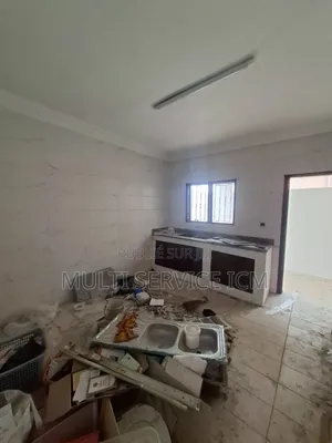 5chbre Duplex dans Ismaël Coulibaly, Cocody à Vendre