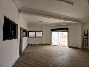 Photo - Location d'Un Magasin Spacieux À Grand Bassam Vision Future