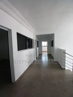 Location d'Un Magasin Spacieux À Grand Bassam Vision Future