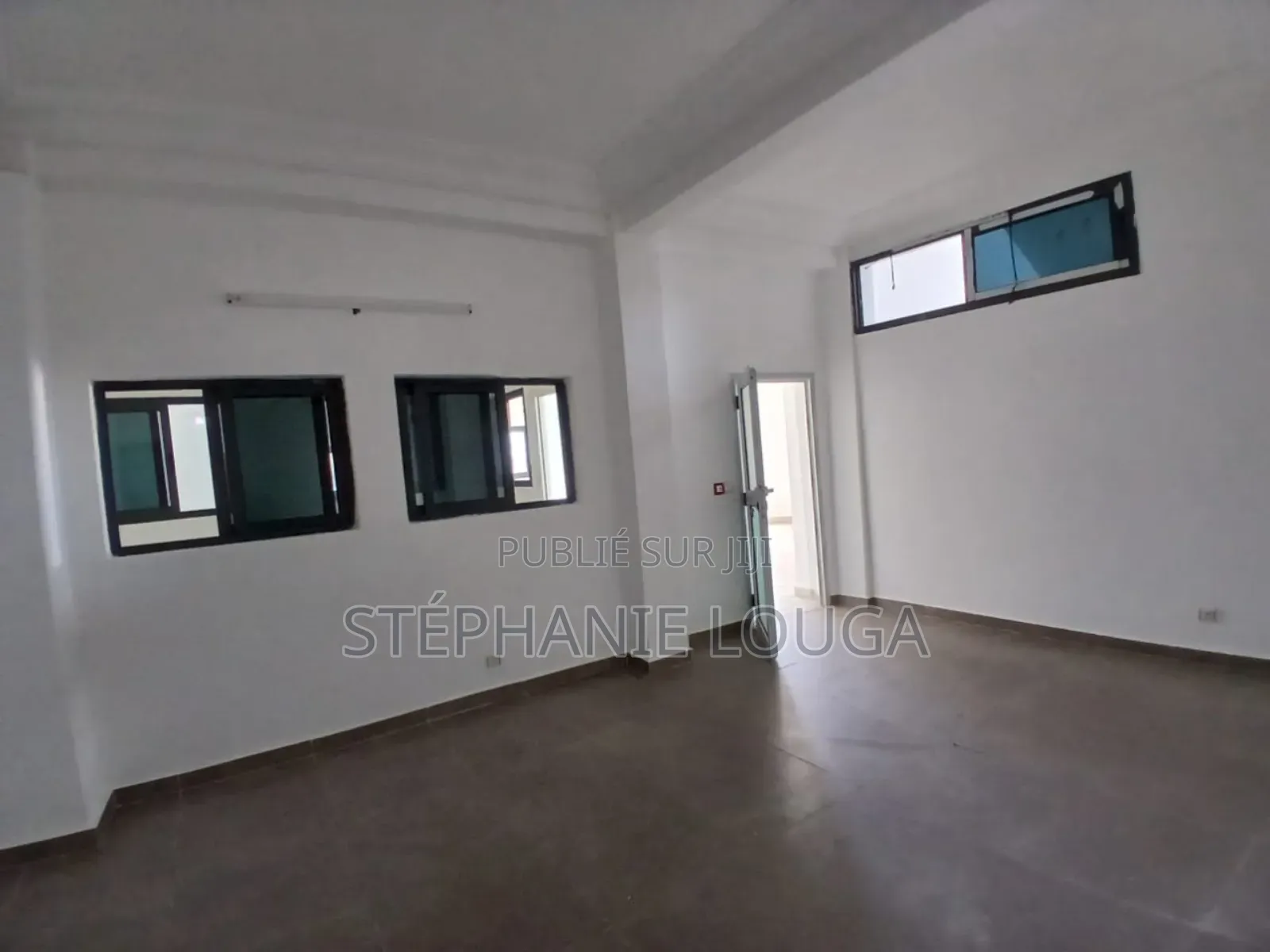 Location d'Un Magasin Spacieux À Grand Bassam Vision Future