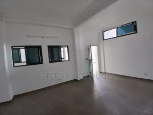 Location d'Un Magasin Spacieux À Grand Bassam Vision Future