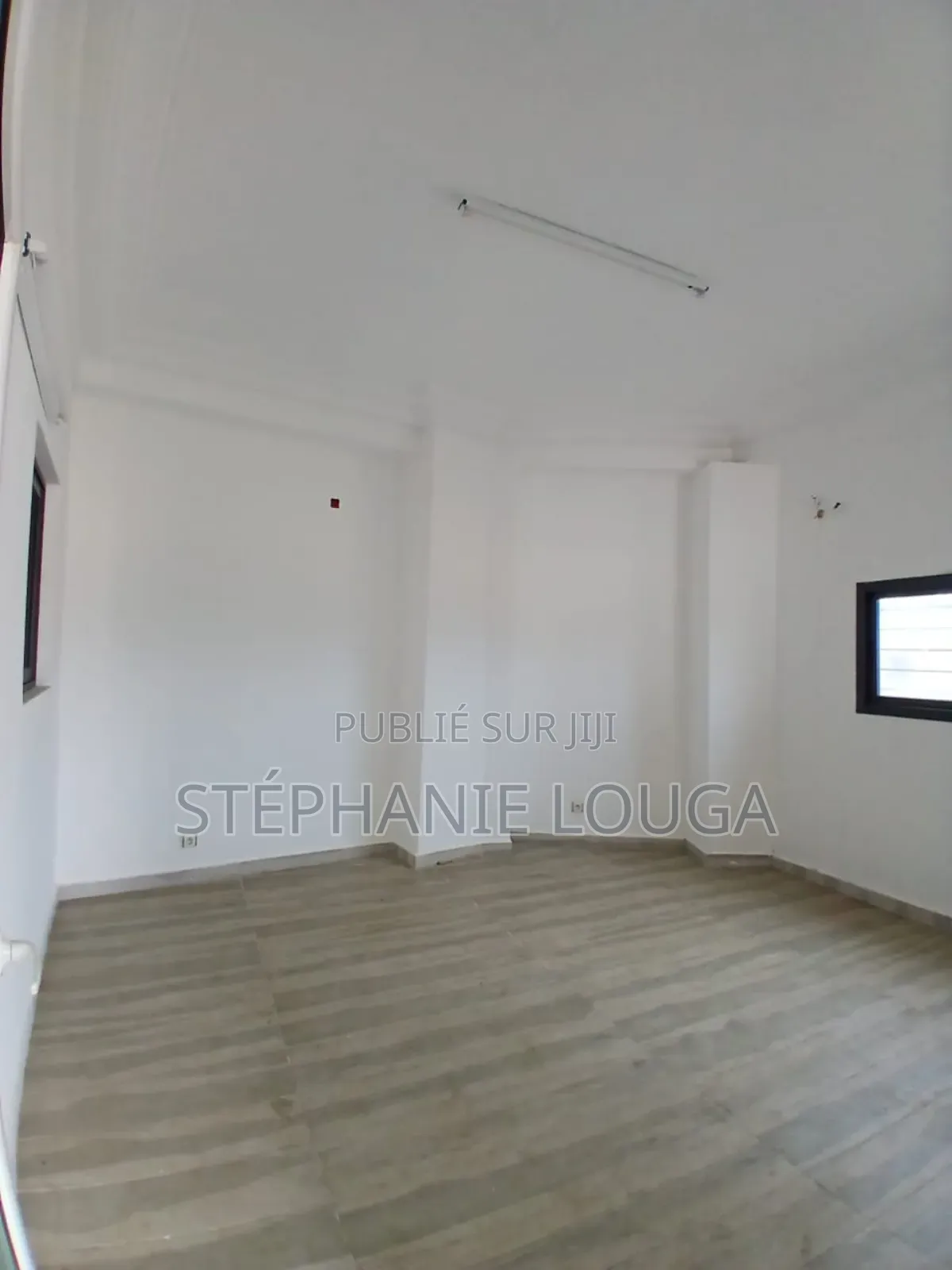 Location d'Un Magasin Spacieux À Grand Bassam Vision Future