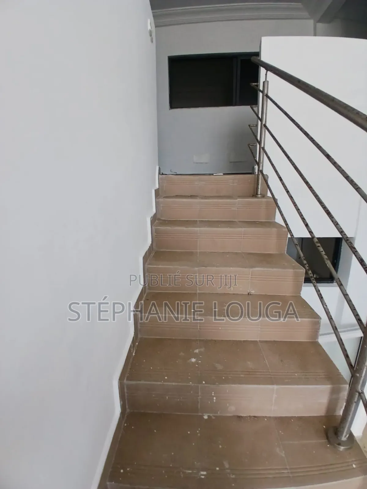 Location d'Un Magasin Spacieux À Grand Bassam Vision Future