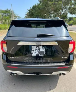 Ford Explorer Platinum 2021 Noir