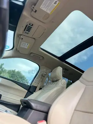 Ford Explorer Platinum 2021 Noir