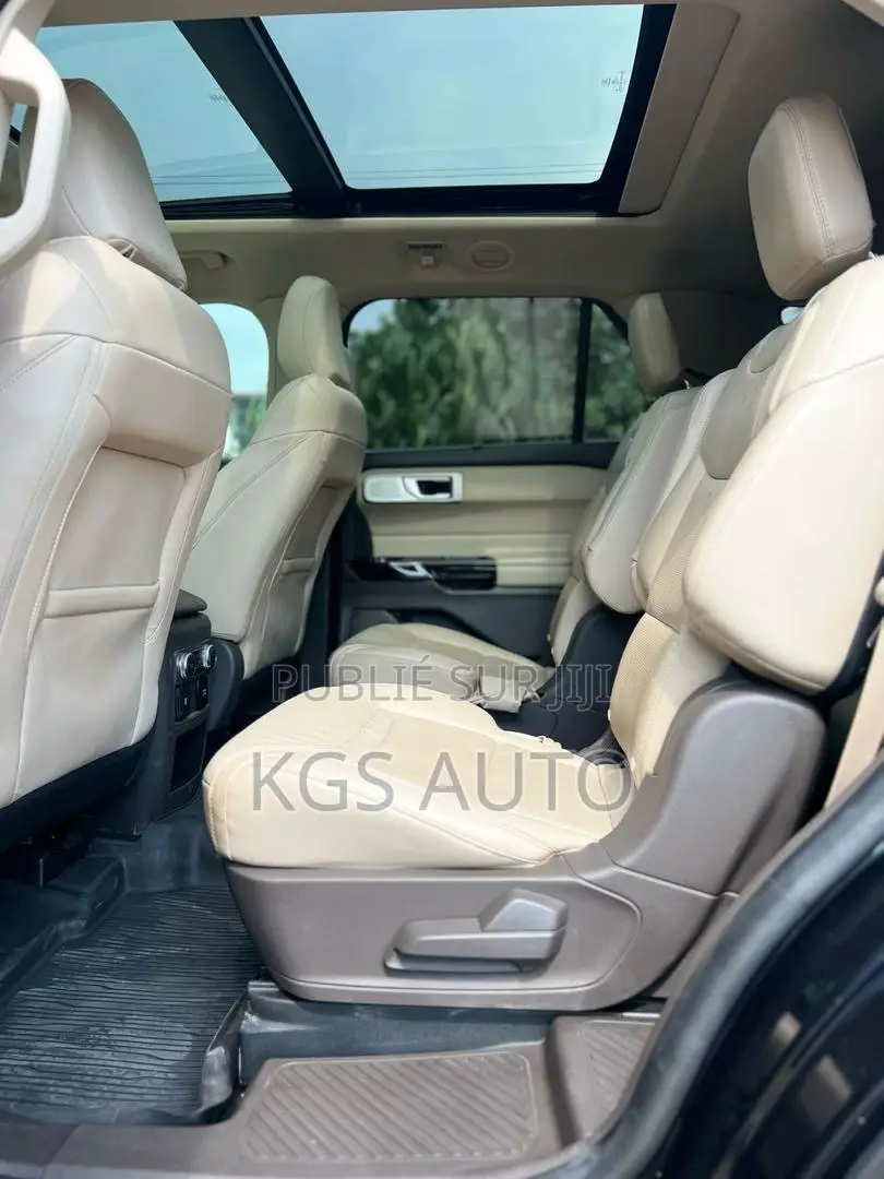 Ford Explorer Platinum 2021 Noir
