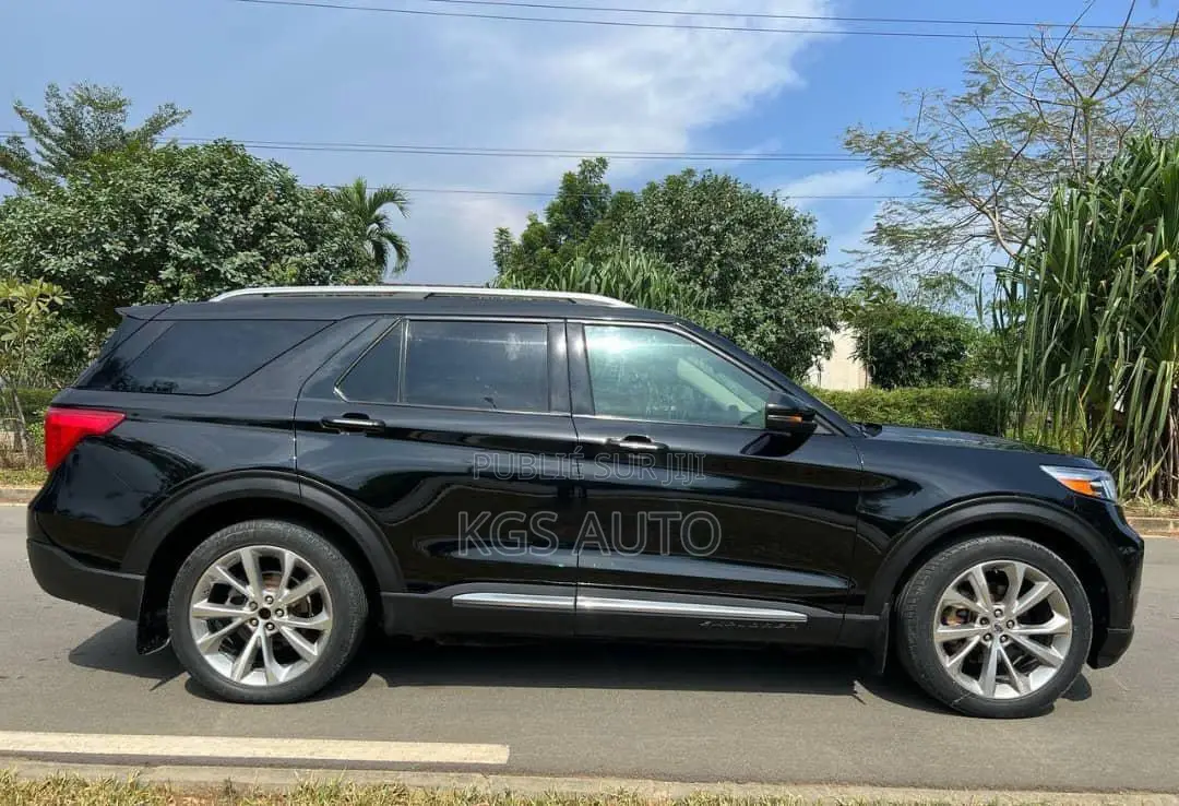 Ford Explorer Platinum 2021 Noir