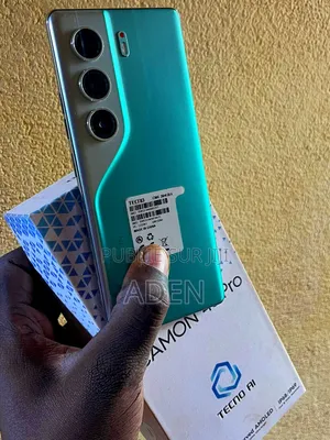 Photo - New Tecno Camon 40 Pro 256 GB Vert
