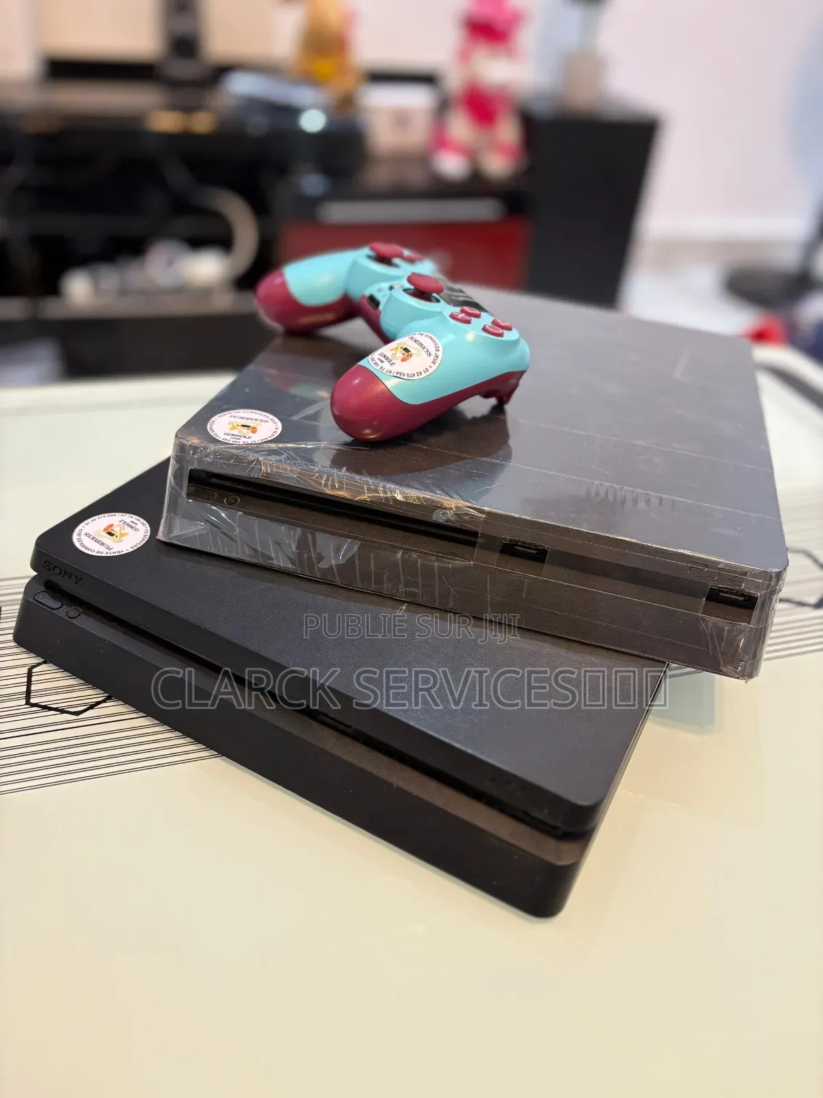 Vente De Ps4 Slim Non Craquer Avec Des Jeux Intégré Plus Une Manette