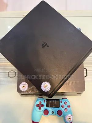 Vente De Ps4 Slim Non Craquer Avec Des Jeux Intégré Plus Une Manette