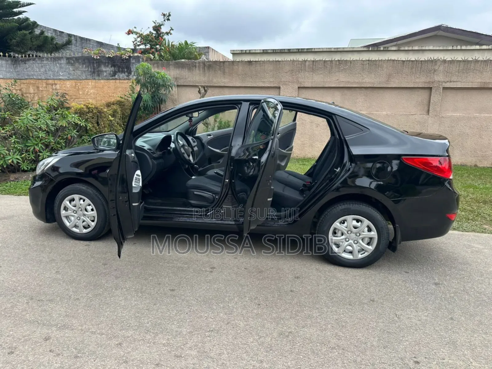 Hyundai Accent 2016 Noir