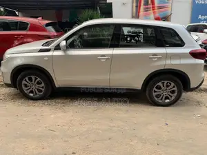 Suzuki Vitara 2021 Gris