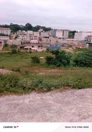 Photo - Terrain en Vente