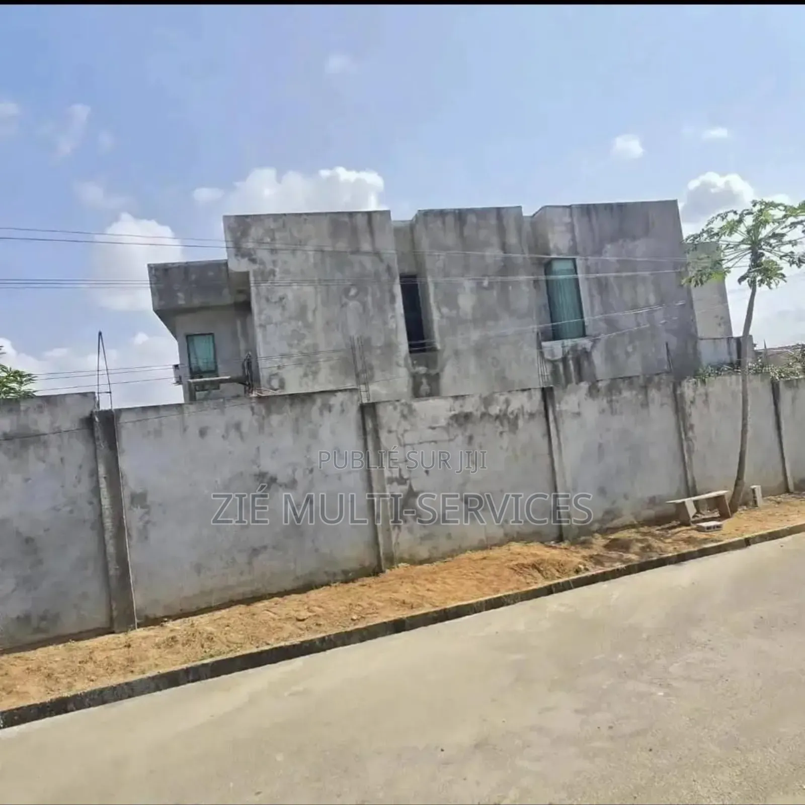 8chbre Duplex dans Zié Multi-Service, Cocody à Vendre