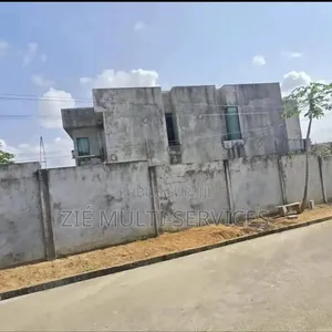 8chbre Duplex dans Zié Multi-Service, Cocody à Vendre