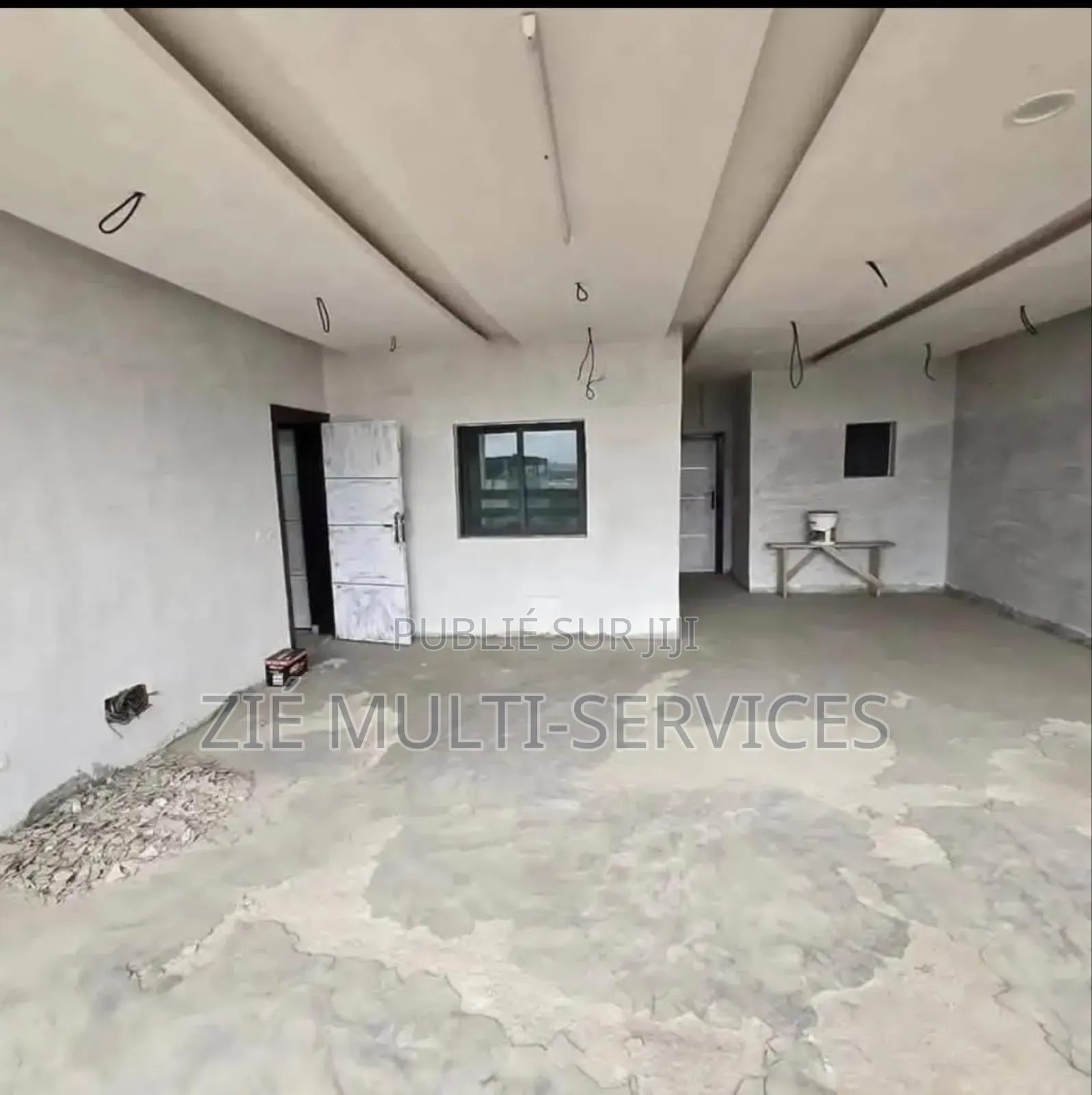 8chbre Duplex dans Zié Multi-Service, Cocody à Vendre