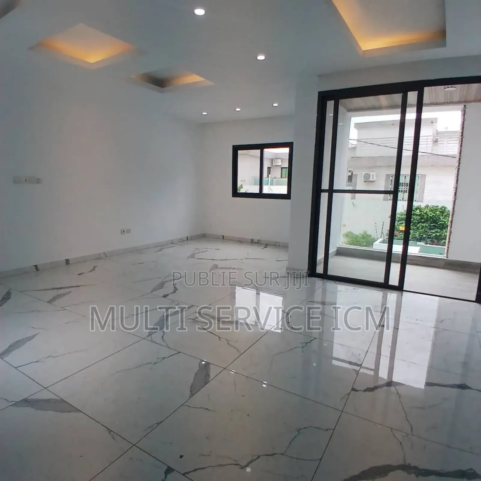 6chbre Duplex dans Ismaël Coulibaly, Cocody à Vendre