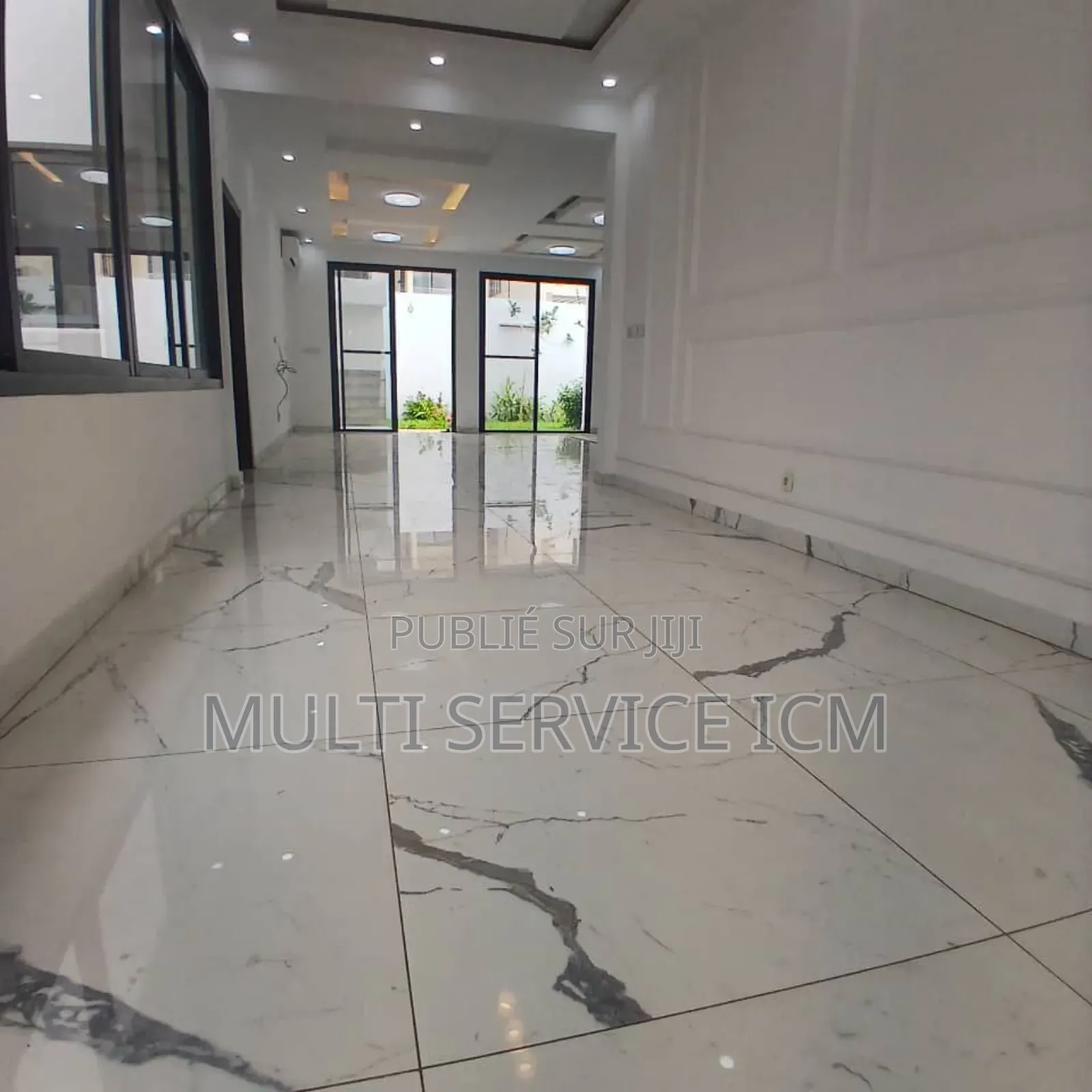 6chbre Duplex dans Ismaël Coulibaly, Cocody à Vendre