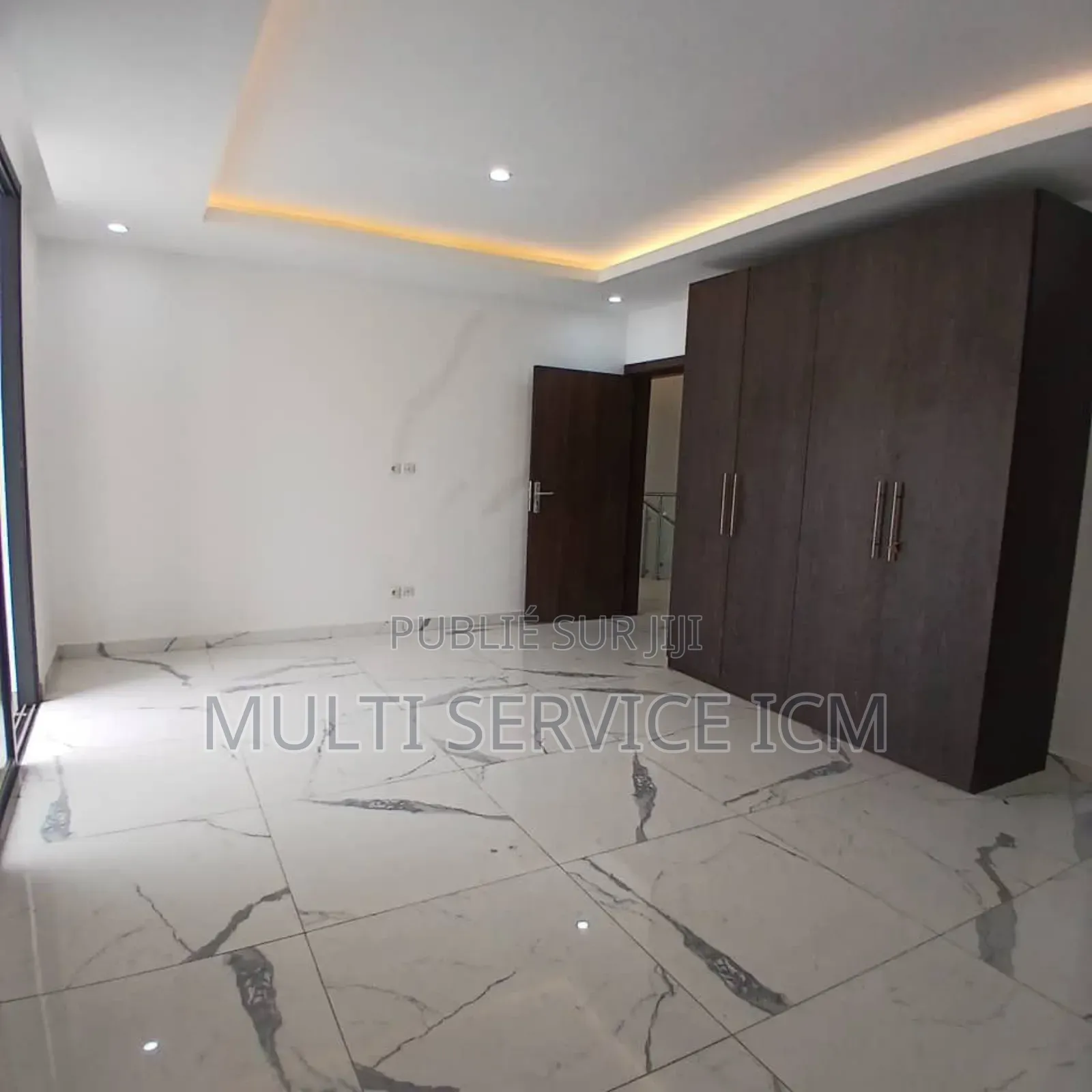 6chbre Duplex dans Ismaël Coulibaly, Cocody à Vendre