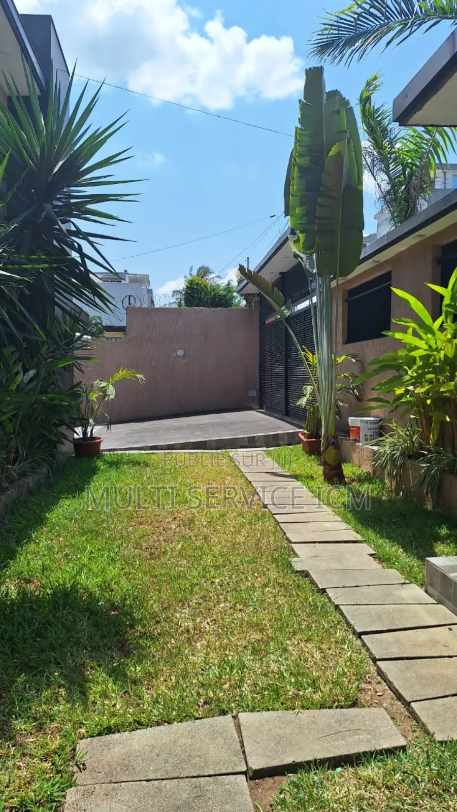 3chbre Blocs d'appartements dans Ismaël Coulibaly, Cocody à Vendre