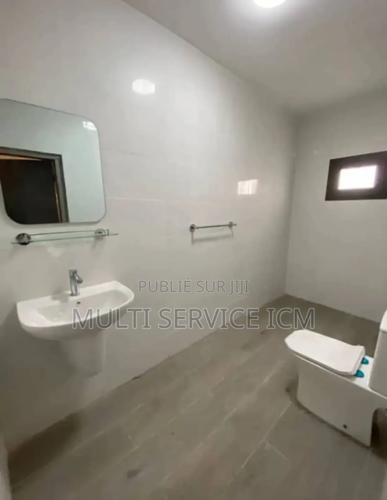 5chbre Villa dans Ismaël Coulibaly, Cocody à Vendre