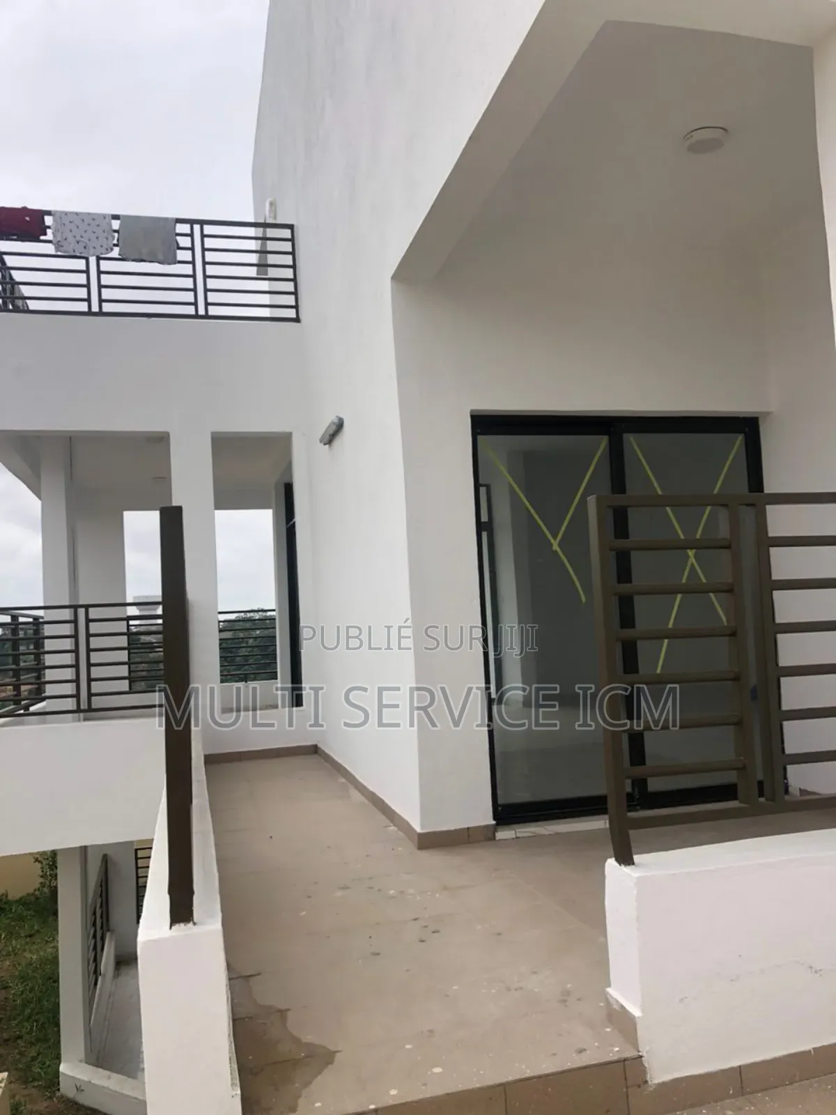 5chbre Villa dans Ismaël Coulibaly, Cocody à Vendre