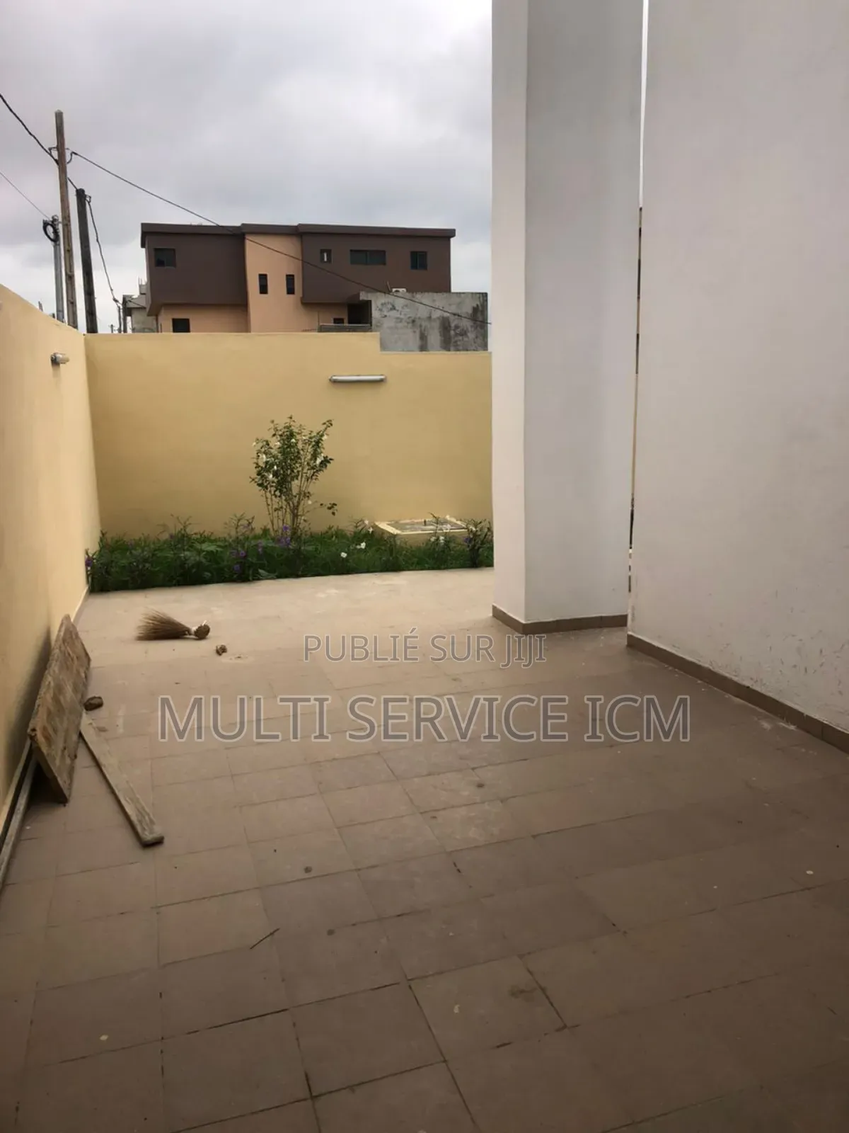 5chbre Villa dans Ismaël Coulibaly, Cocody à Vendre